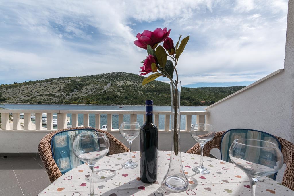 Apartments Mirko Vinišće Pokoj fotografie